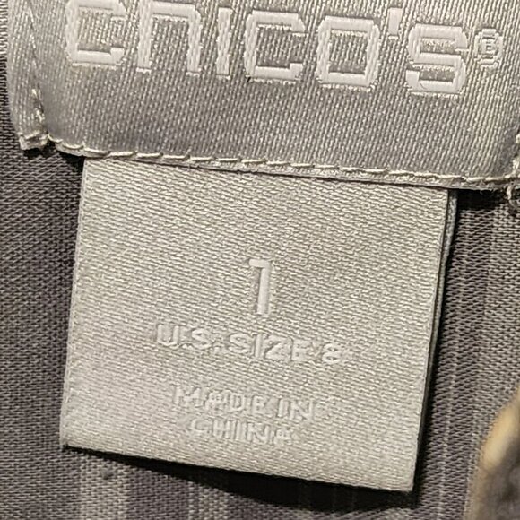 Chico's size 1  /  8 button down long sleeve collared shirt blouse - Picture 3 of 12